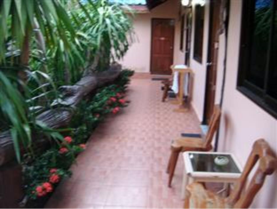 Discovery House Hotel Sha Plus Nai Yang Ngoại thất bức ảnh